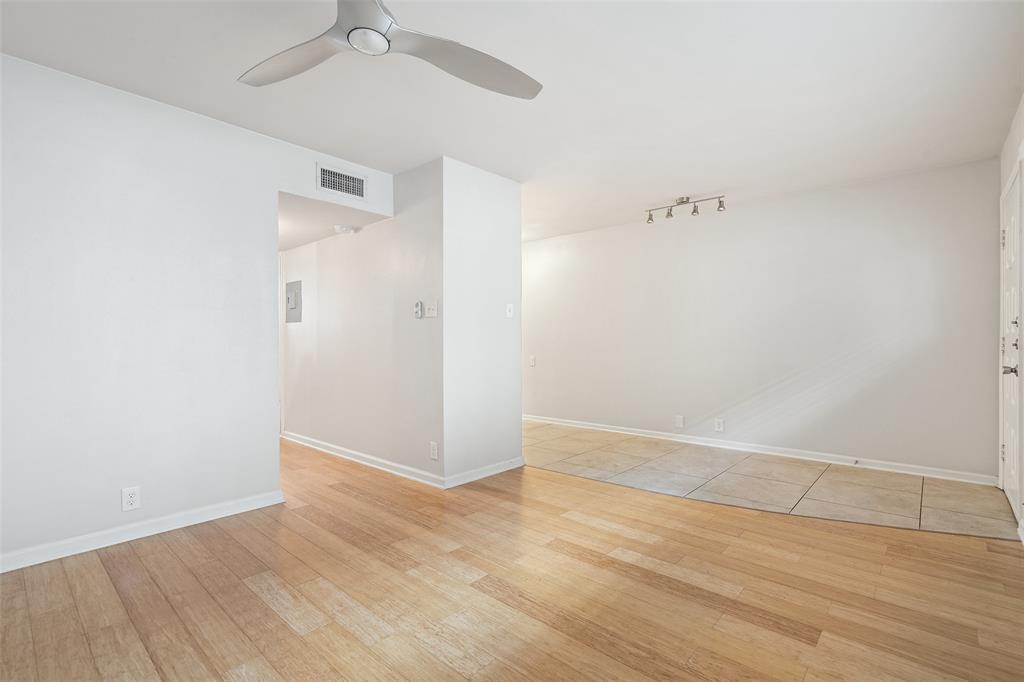 2404 Longview ST 105