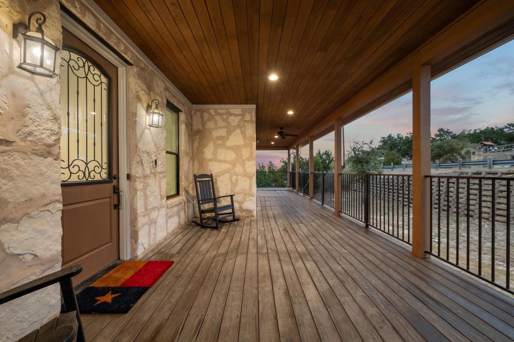 Photo of 4408 Hennig DR, Austin, TX 78738 (MLS # 1057880)