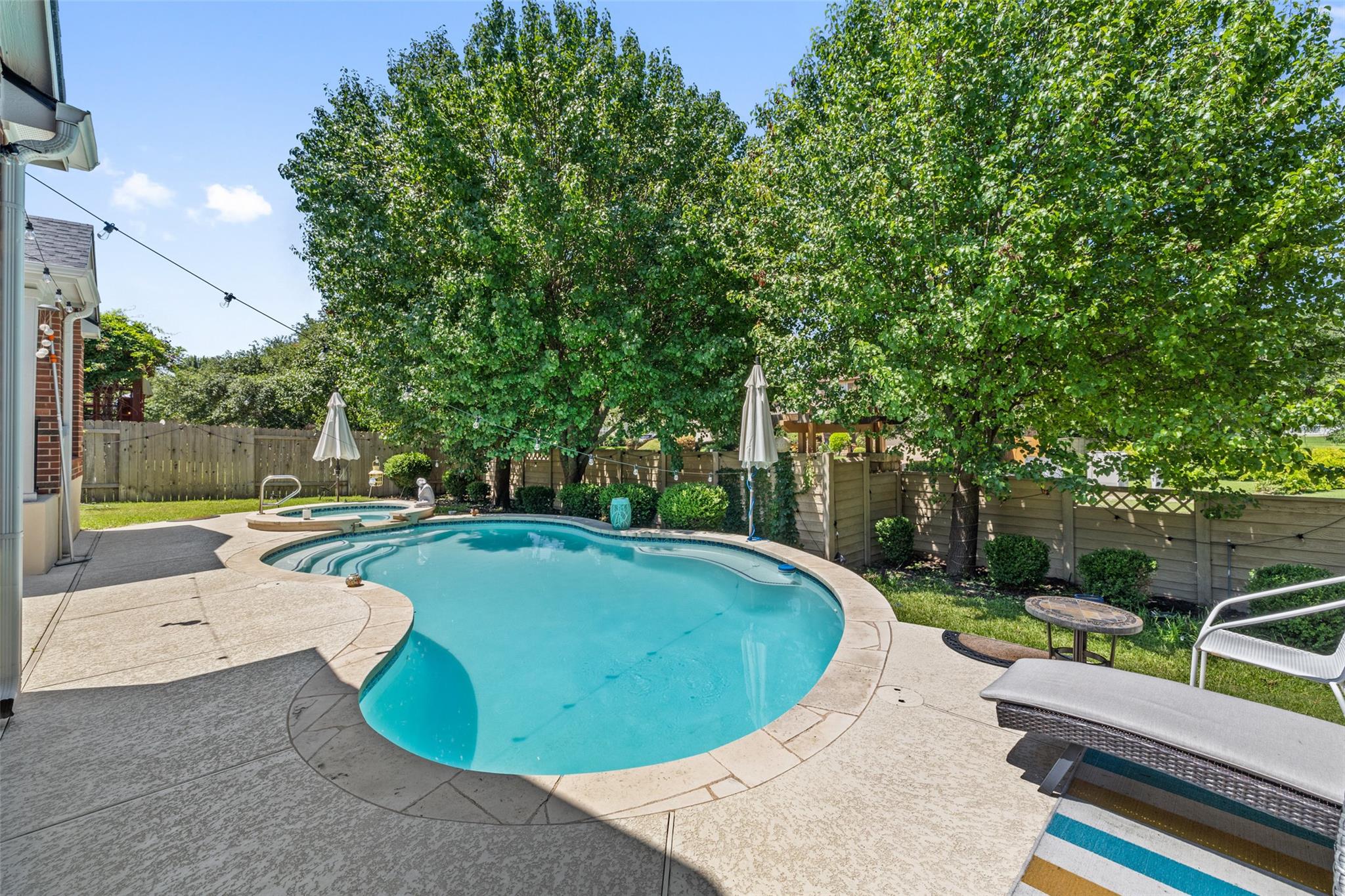 2112 Bandera PATH