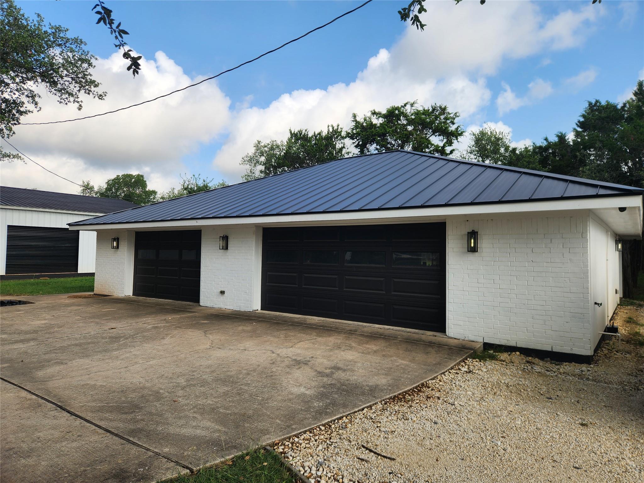 102 County Road 180