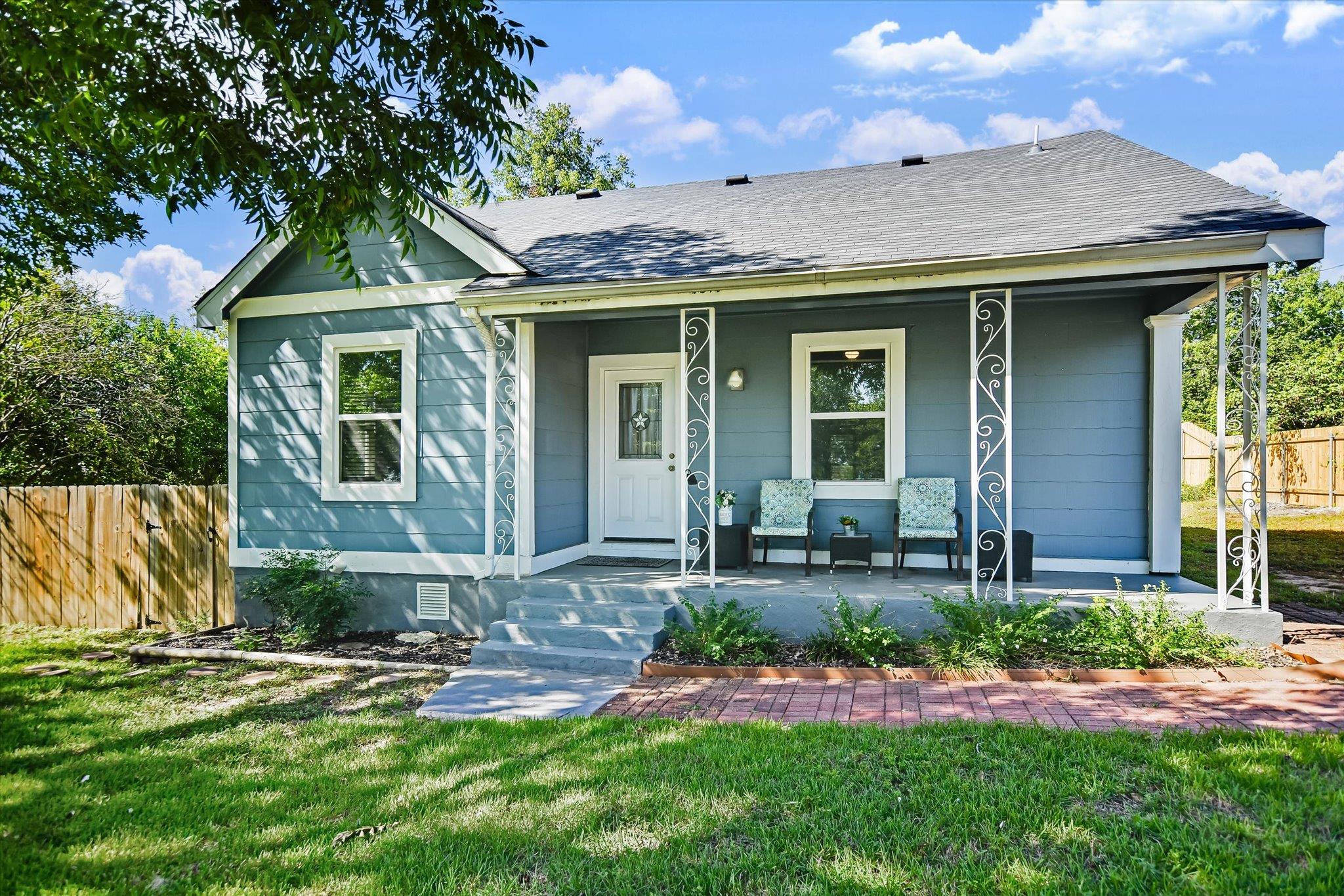 103 E Hoopes Ave