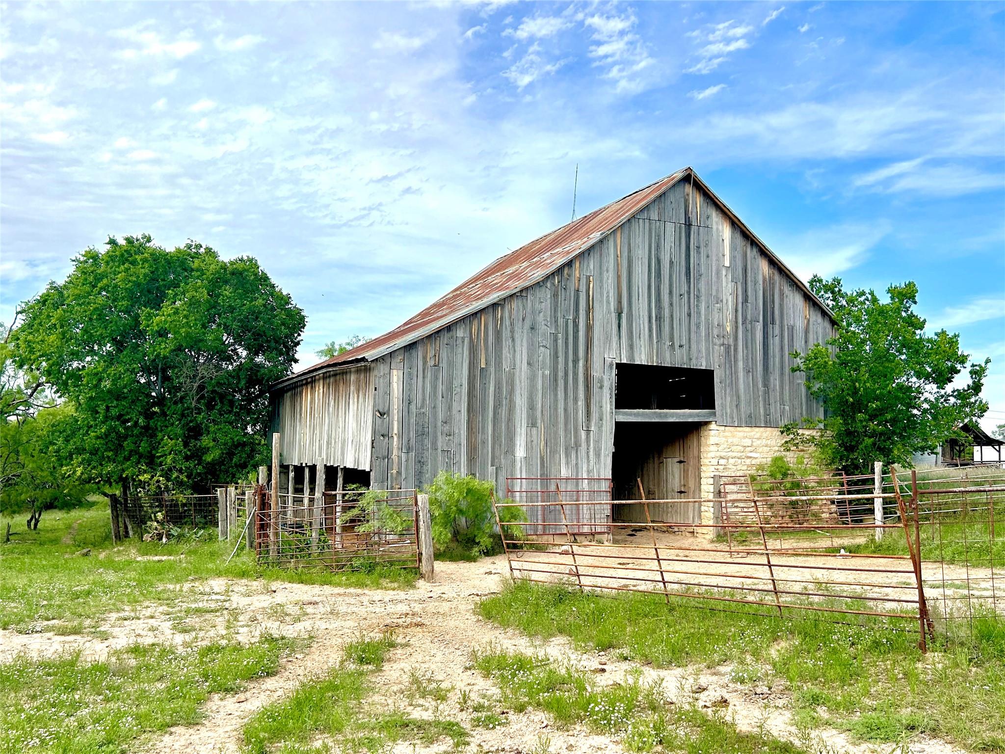 16833 County Road 2200