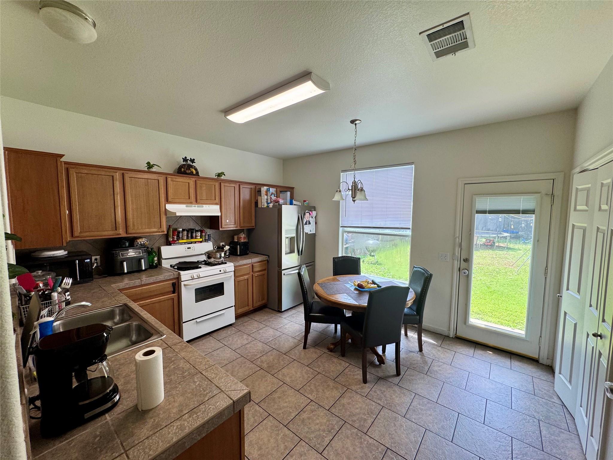 10608 Plains TRL B