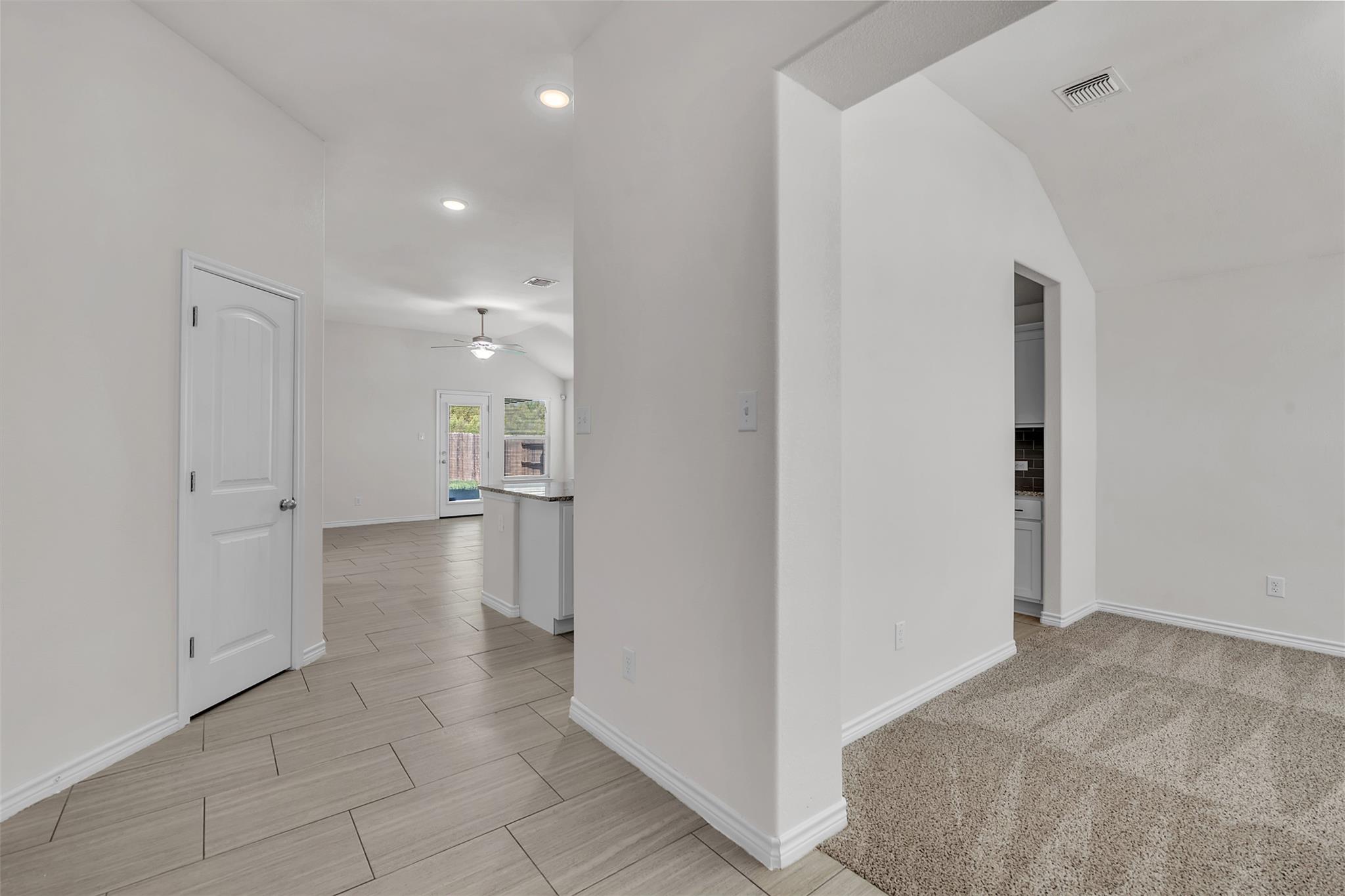 6303 Great Divide RD