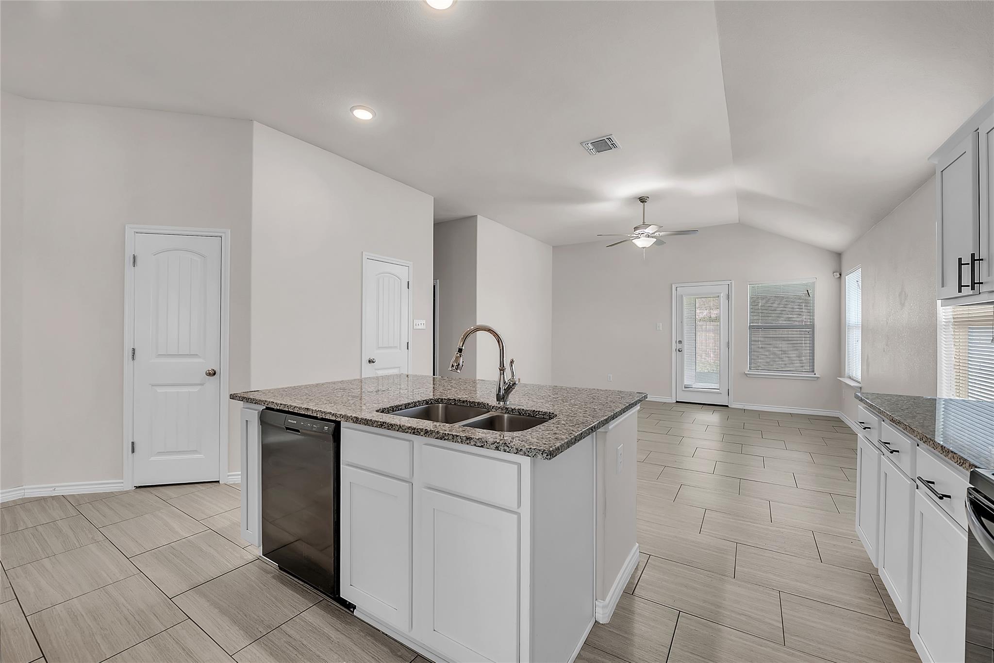 6303 Great Divide RD