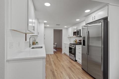 Tiny photo for 4505 Oak Creek DR, Austin, TX 78727 (MLS # 7869414)