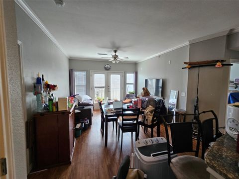 Photo of 2502 Leon ST #304, Austin, TX 78705 (MLS # 7888483)