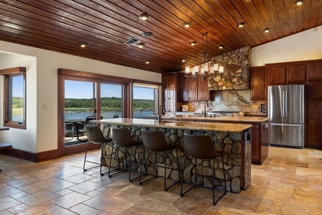 512 Harbor DR 7