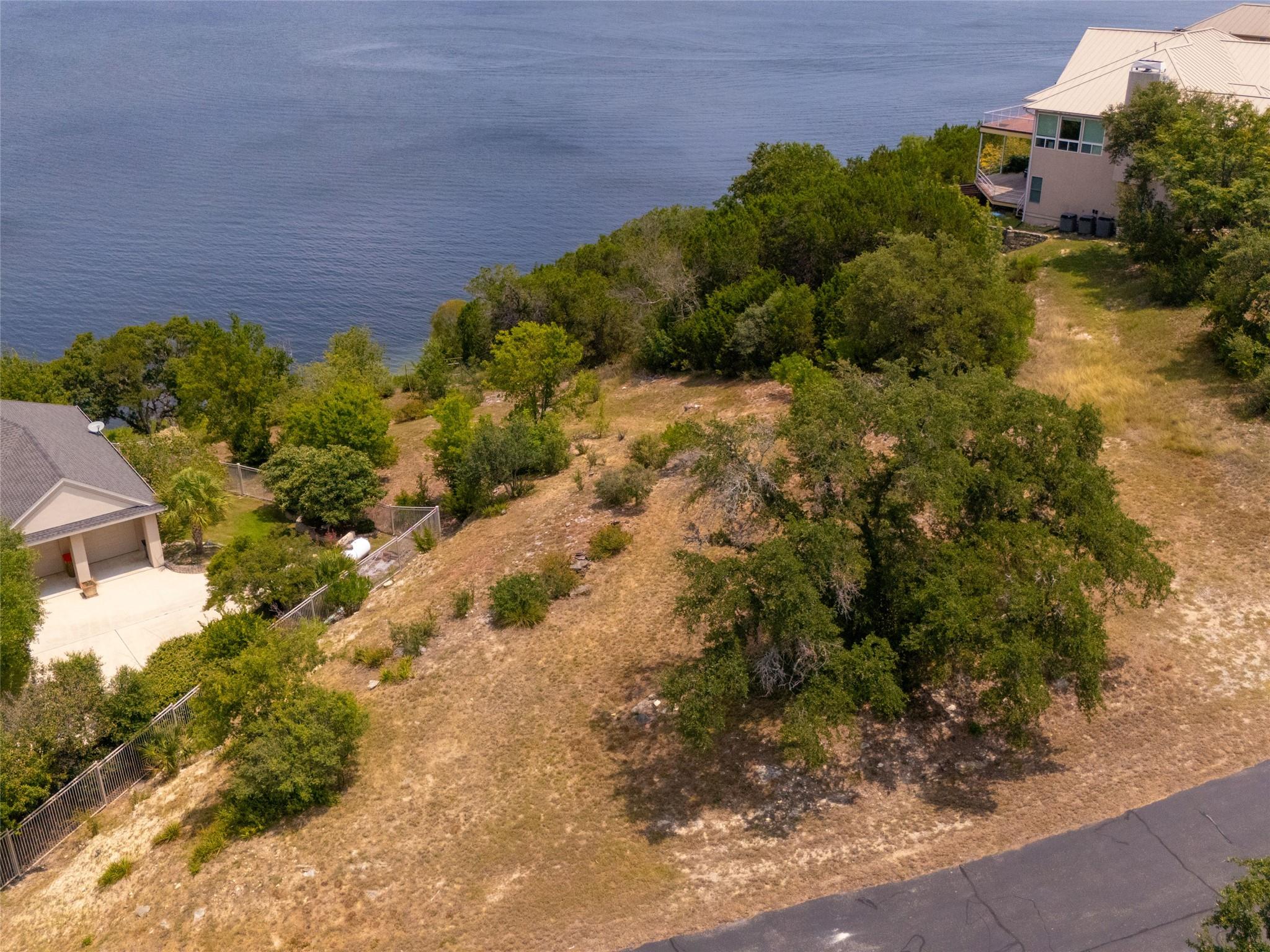 909 Janet DR