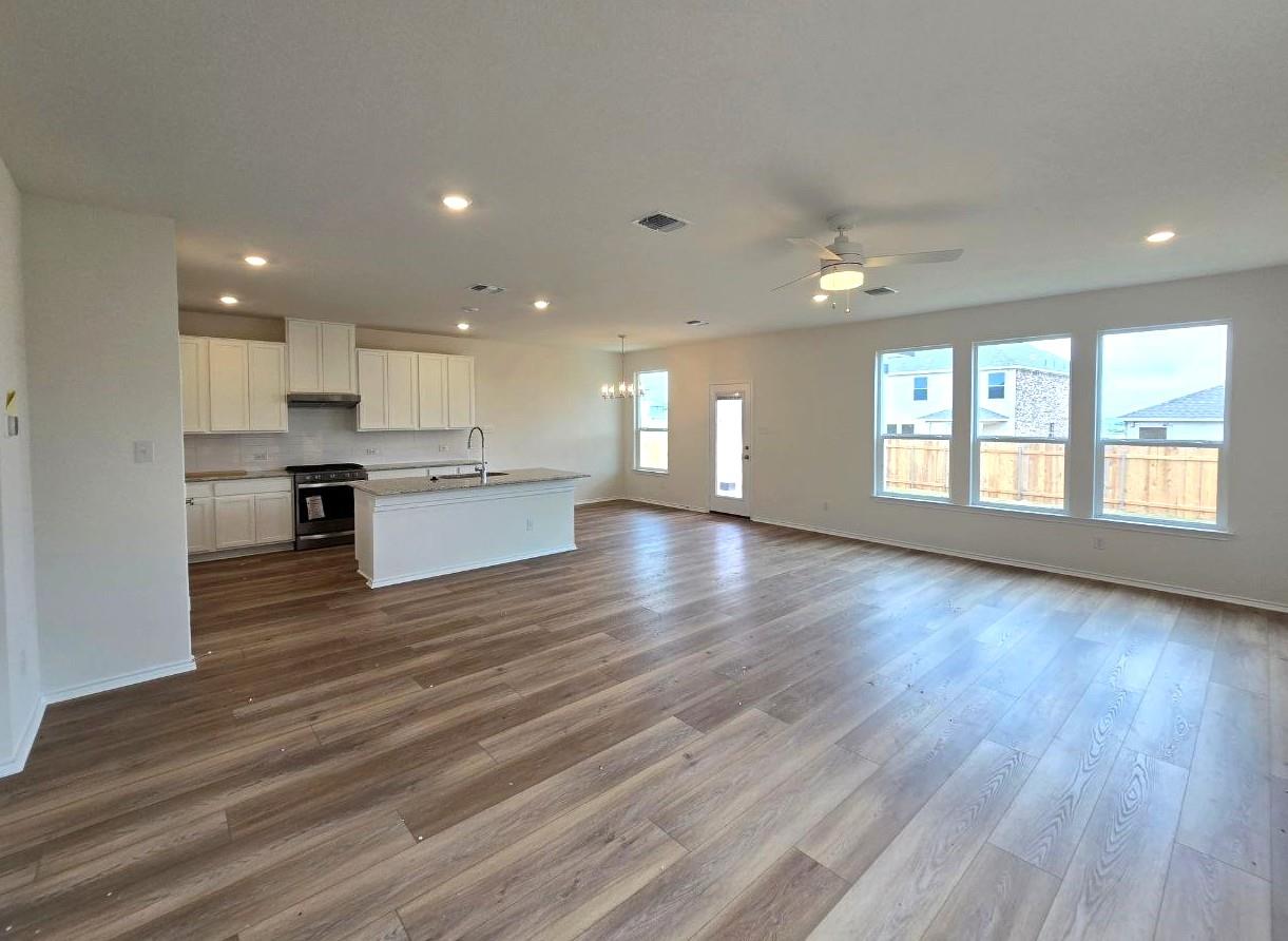 3917 Torraca LN