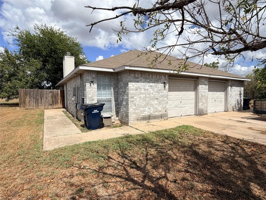 105 AXIS DEER TRL UNIT A, HUTTO, TX 78634 - Image ab7cd4f7a6ccbef87dfb8e1bd6a1ac8e/410798160