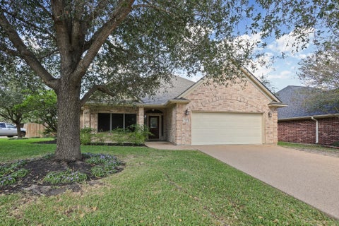 Photo of 101 Hartford DR, College Station, TX 77845 (MLS # 7360926)