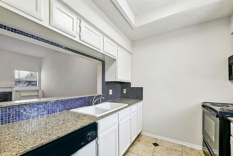 Tiny photo for 505 Bellevue PL #7, Austin, TX 78705 (MLS # 2705359)