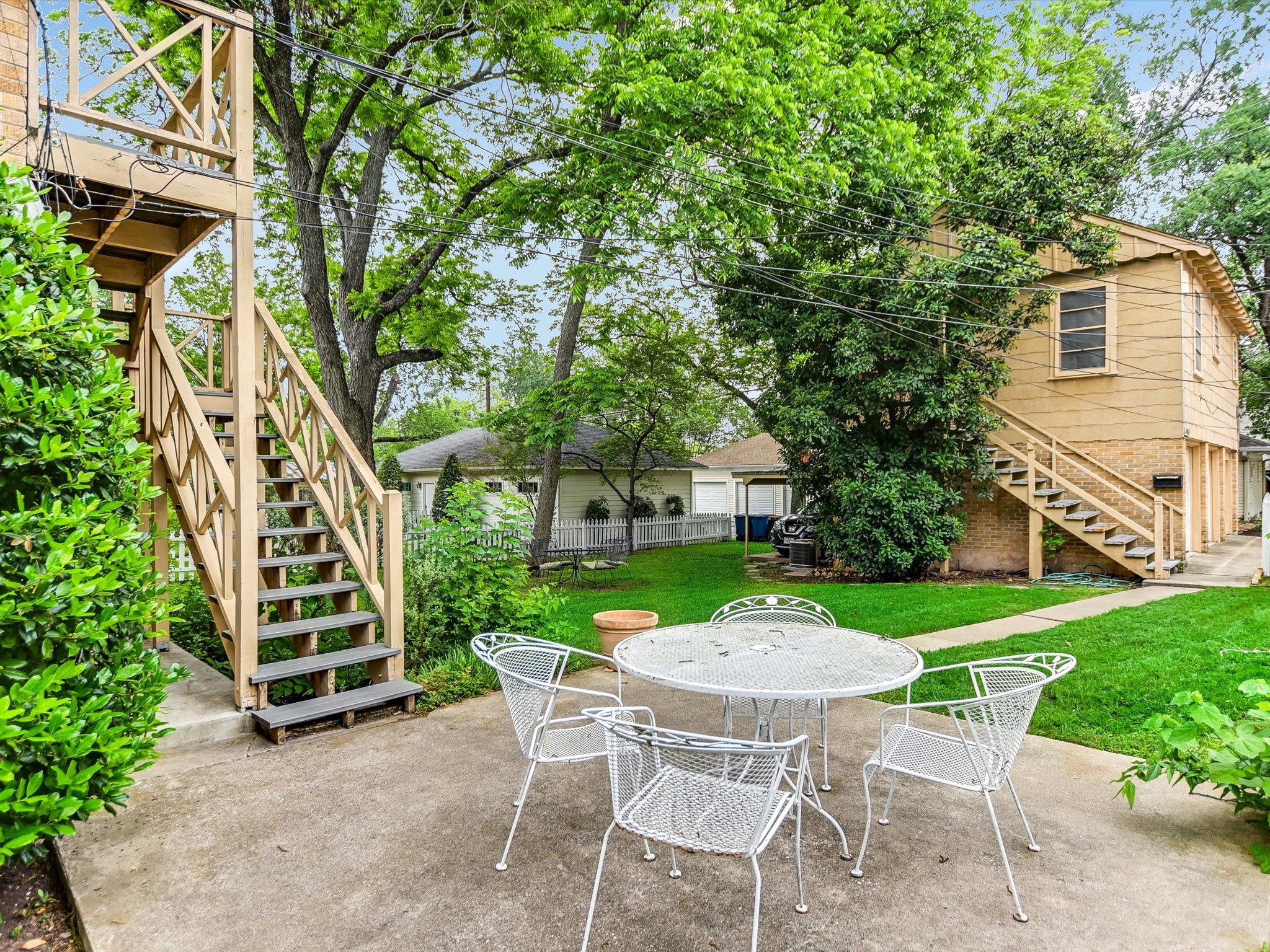501 Carolyn Ave