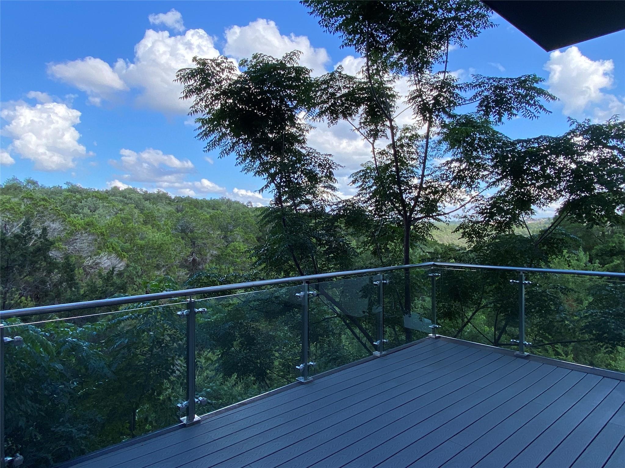 1004 Barrie DR
