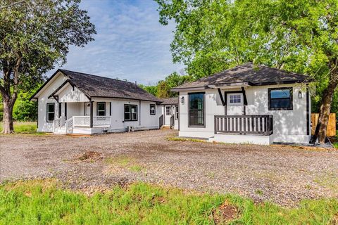 112 Gazley A & B ST Smithville TX 78957