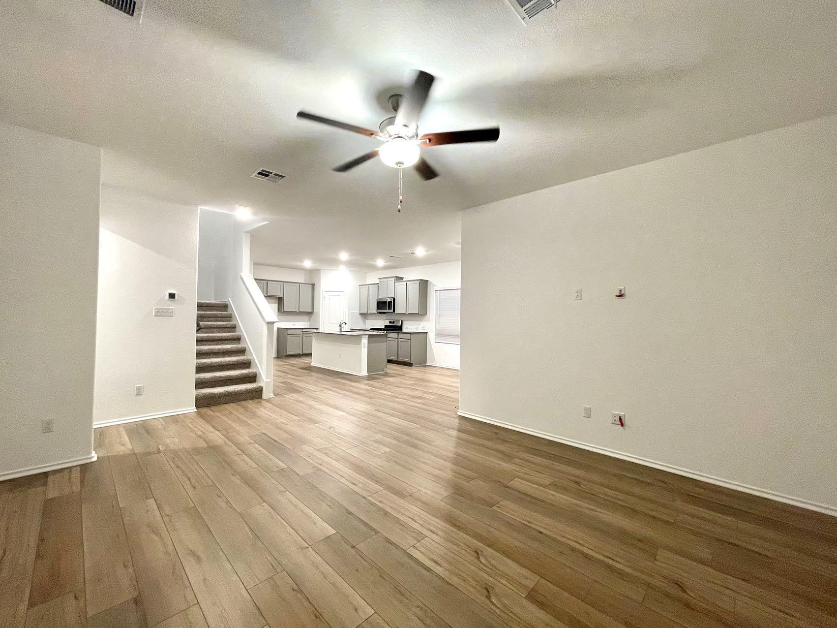 433 Sebring CIR