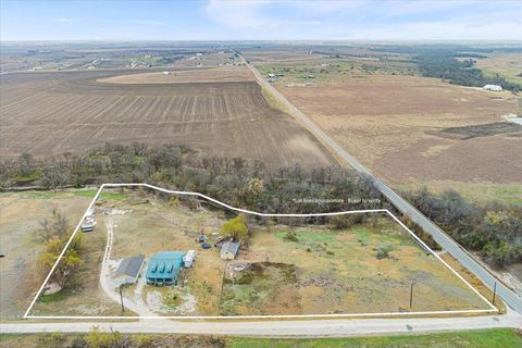 50 Dusty Dam RD Coupland TX 78615