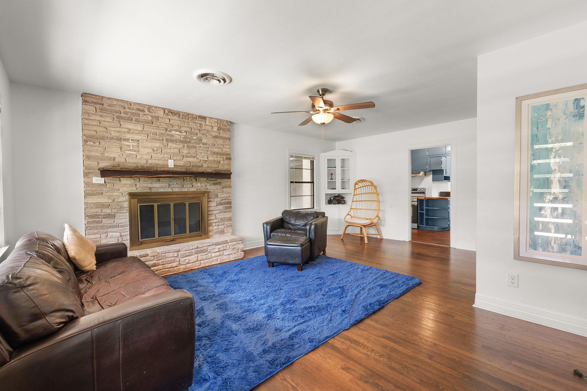102 Elmo ST