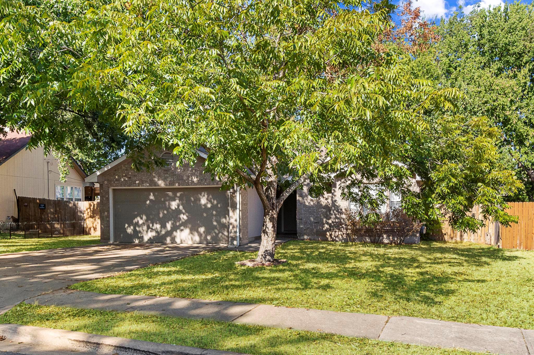 2305 Wright CIR