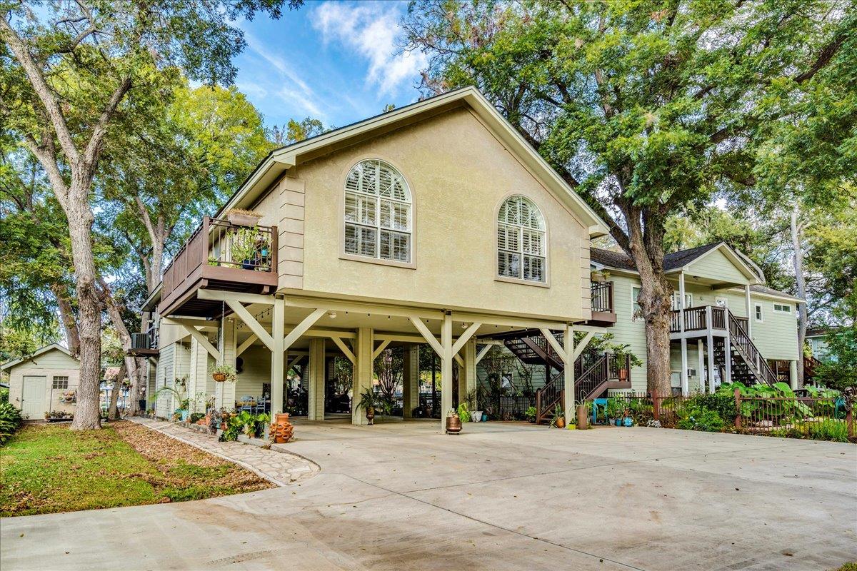 472 Turtle LN