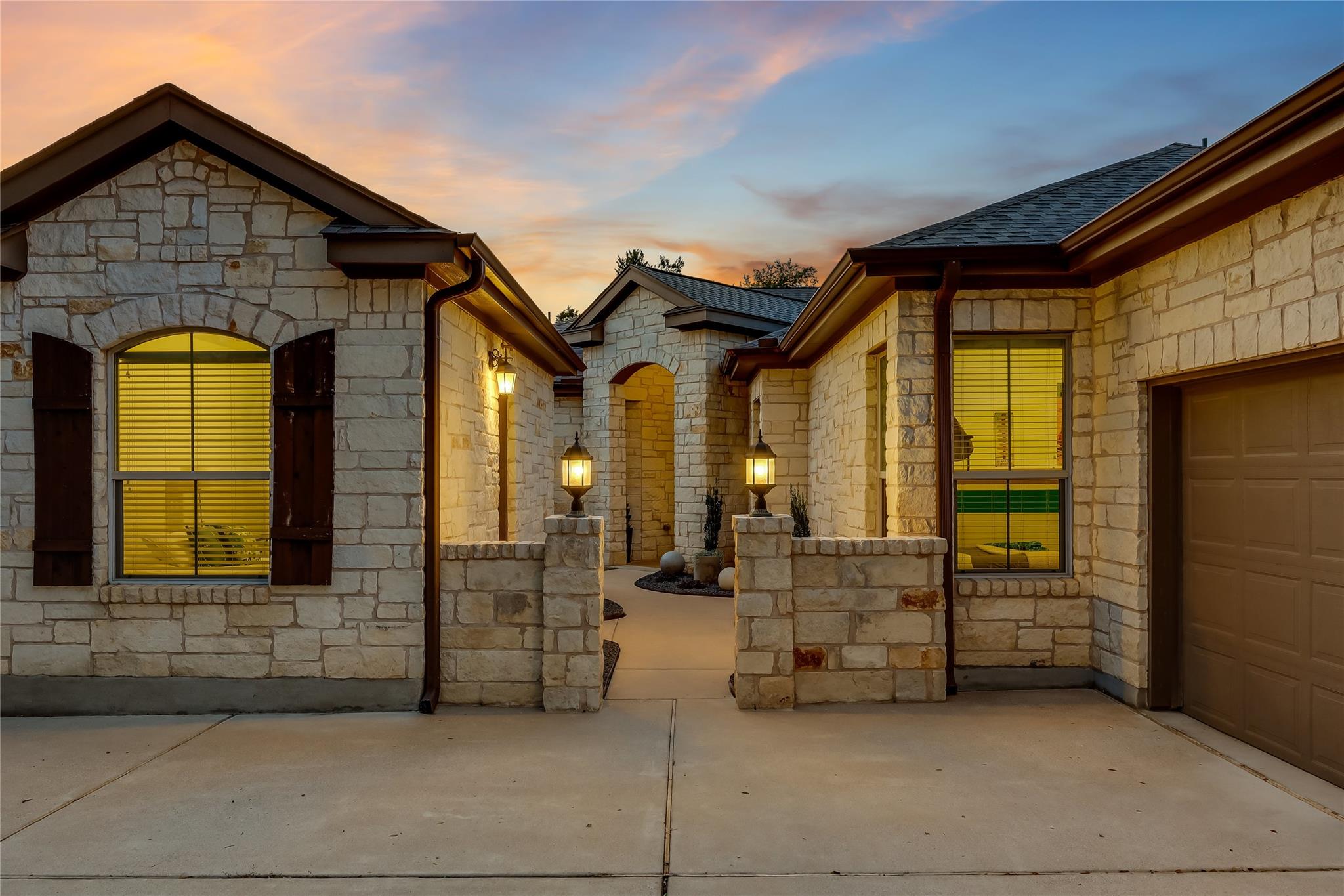 2611 Honey Springs LN