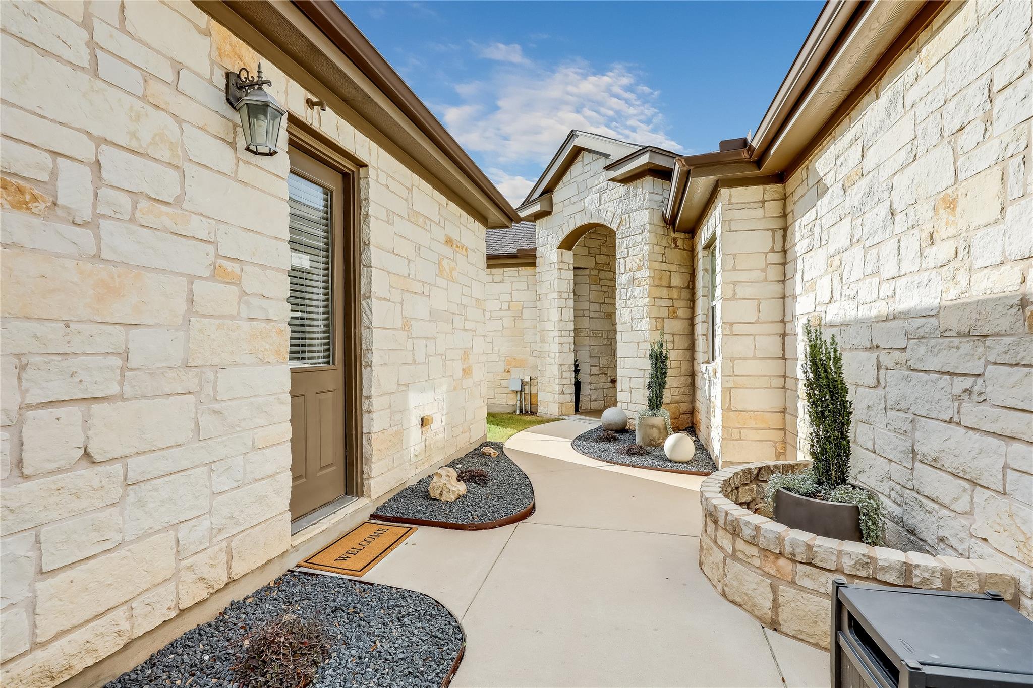 2611 Honey Springs LN