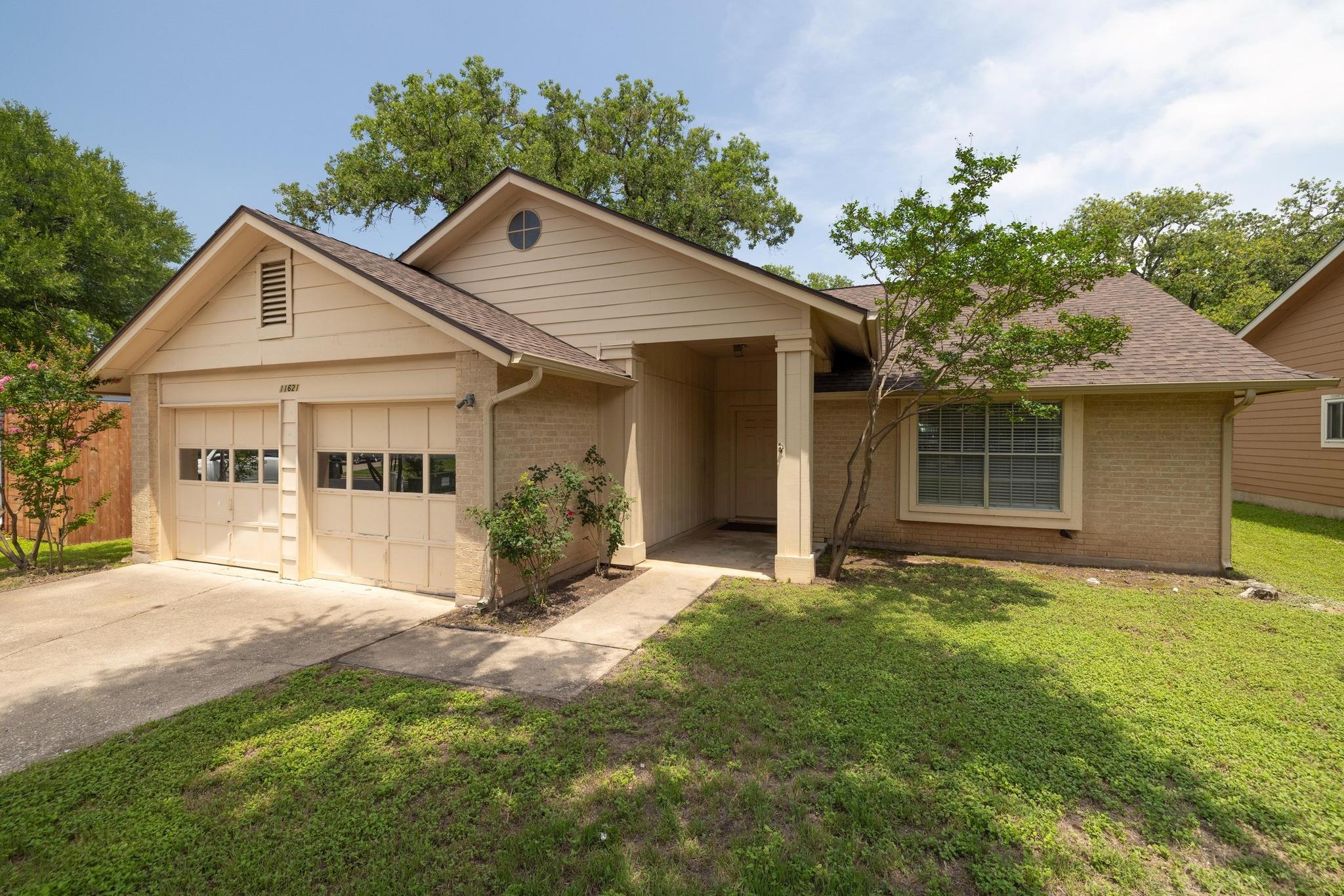 11621 Fence Post TRL