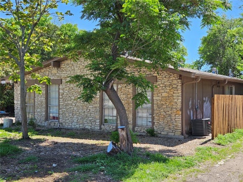 Photo of 1909 Hearthside DR, Austin, TX 78757 (MLS # 4306250)