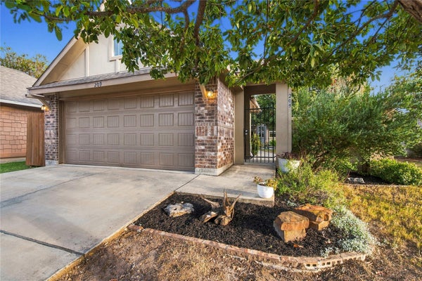 209 ROCK BLUFF LN, SAN MARCOS, TX 78666 - Image ac9d09e2aedbe66b81c2667b10c0e018/615462879
