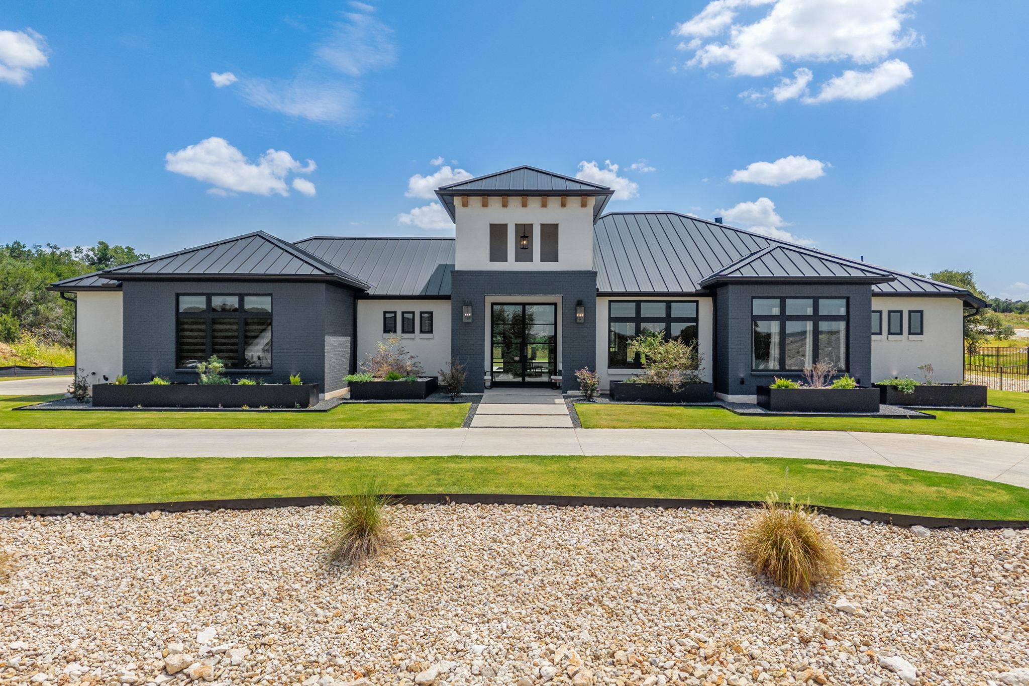 104 Sunridge CV