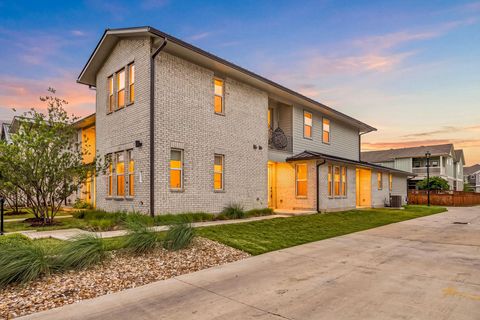 Photo of 2409 Simond Ave #E, Austin, TX 78723 (MLS # 7422812)
