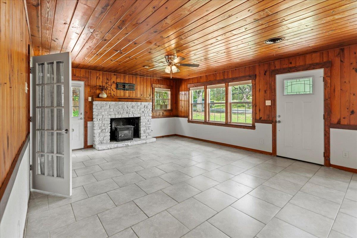 219 Woodcreek DR
