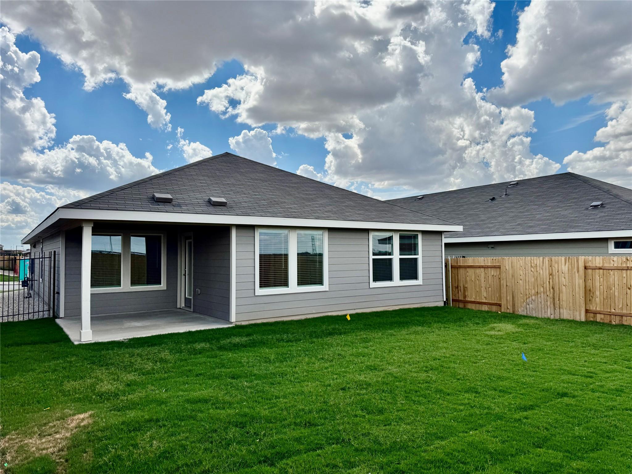 5024 Hazelnut LN