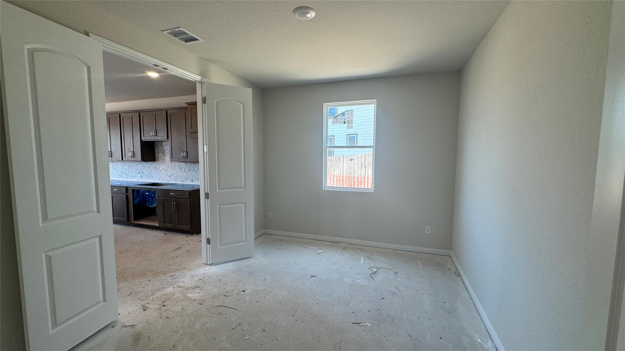149 Kings Canyon DR