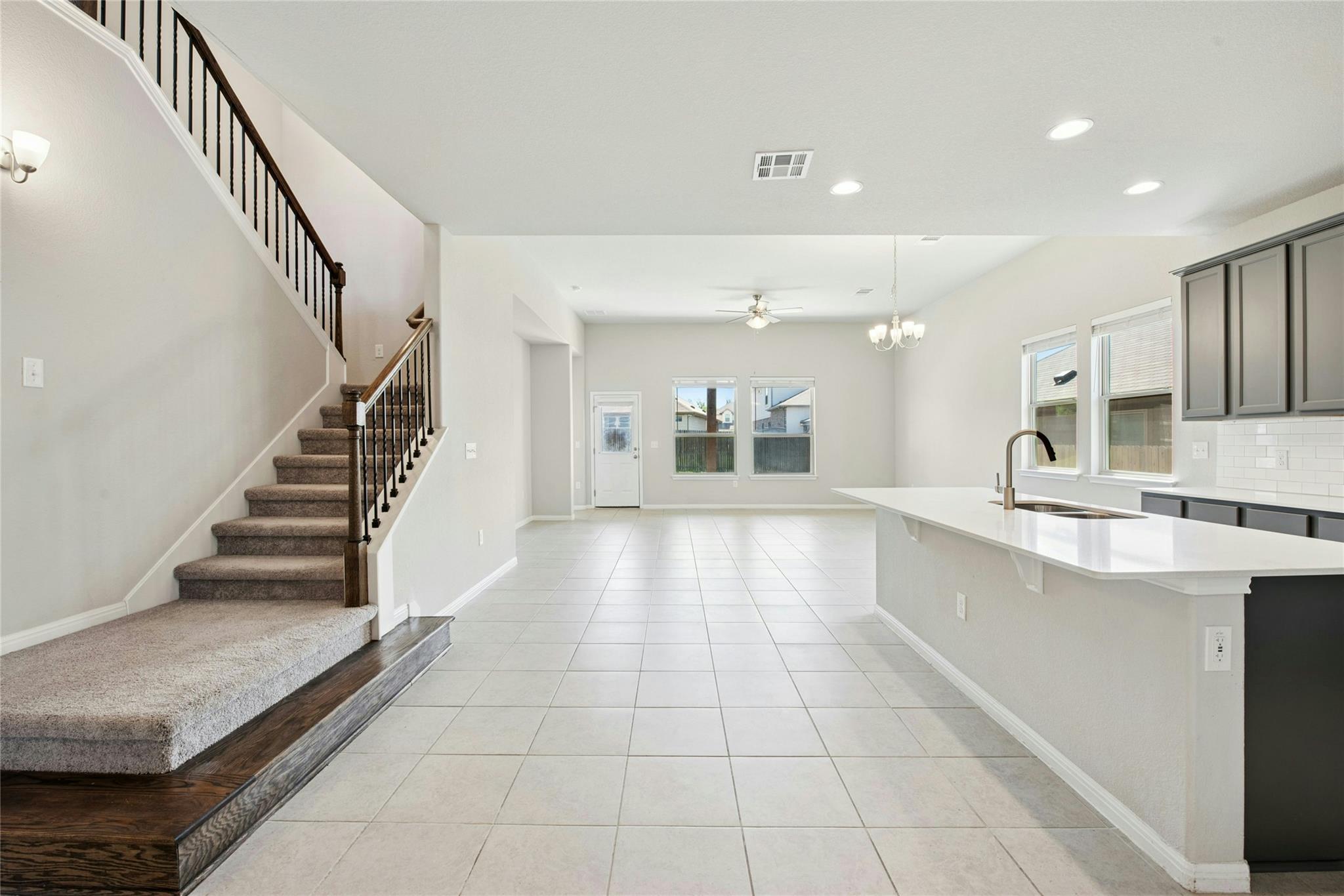 125 Walkup LN