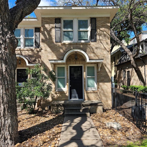Photo of 506 1/2 W 7th ST, Austin, TX 78701 (MLS # 4758618)