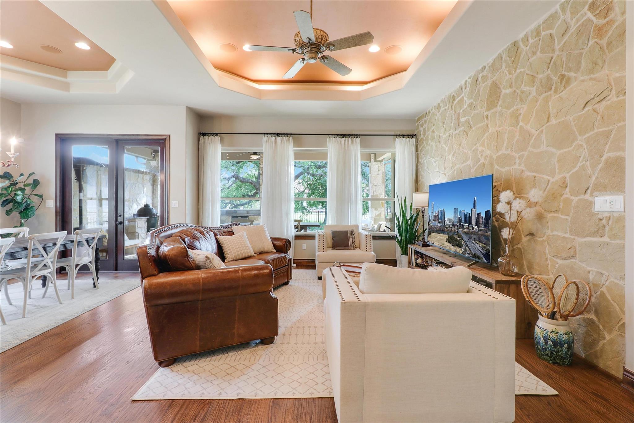 221 Indigo LN