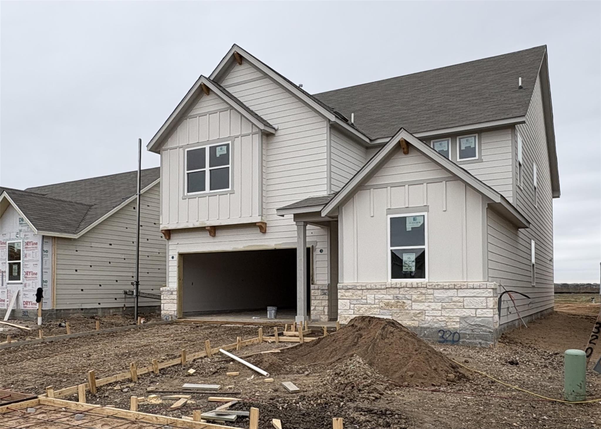 320 Willow Heights DR