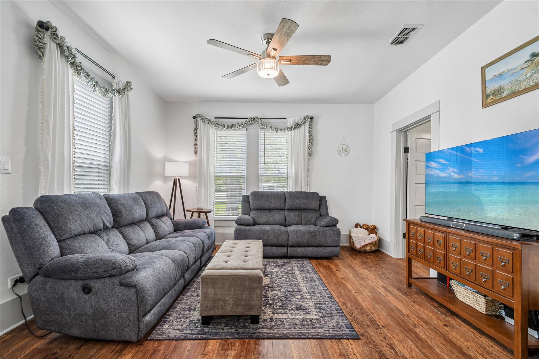 406 Live Oak ST