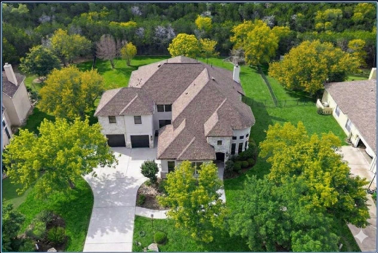 109 Burgess LN