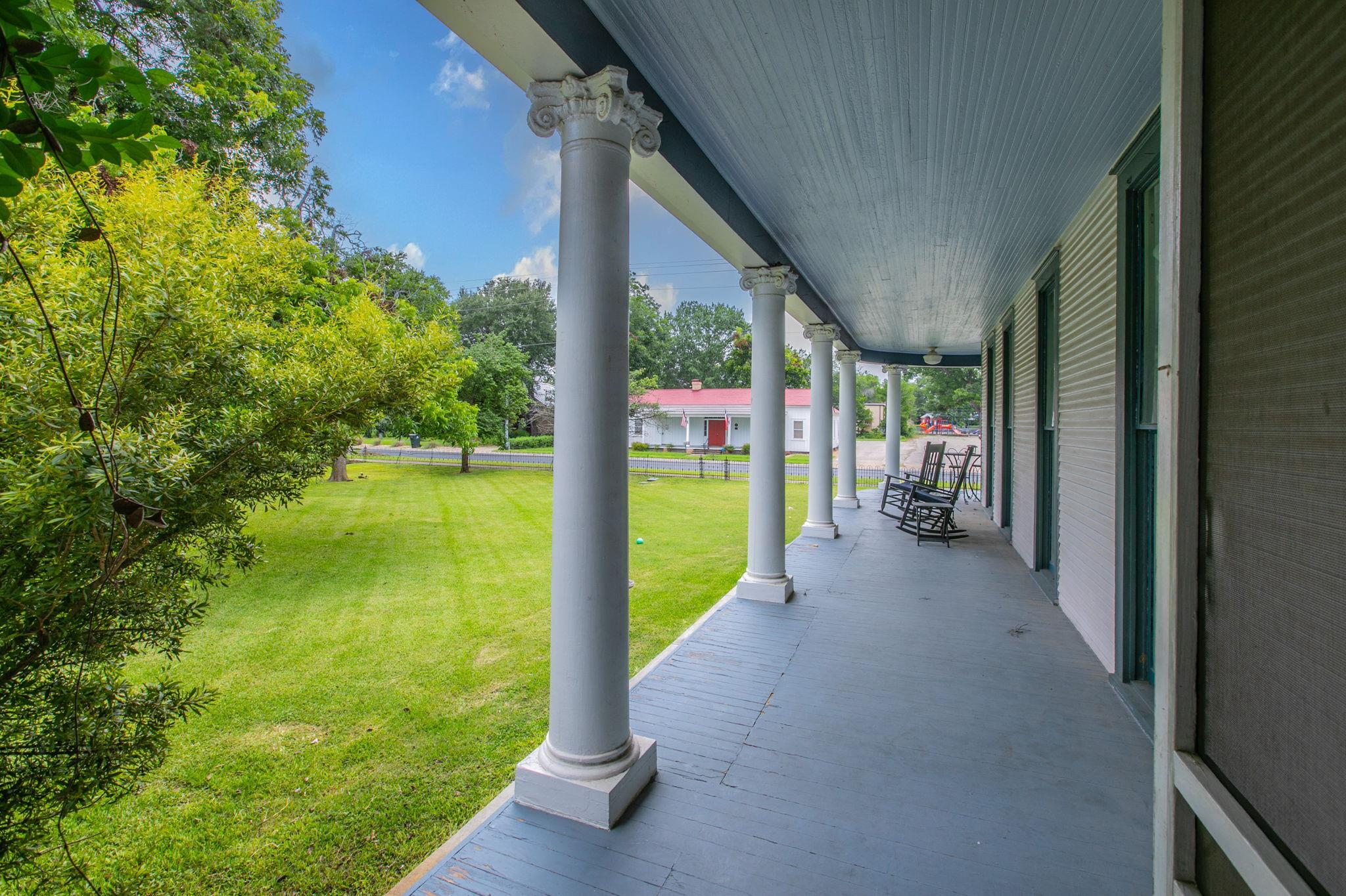 1109 Pecan ST