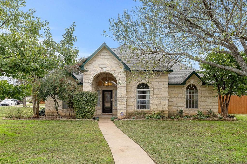 Photo of 11001 River Plantation DR, Austin, TX 78747 (MLS # 5301183)