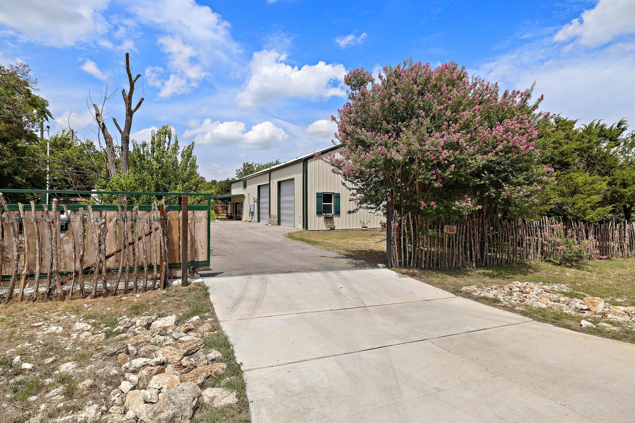 705 Peregrine WAY