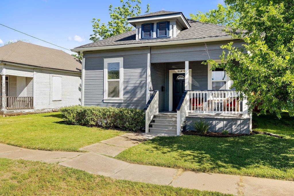 314 W Third ST