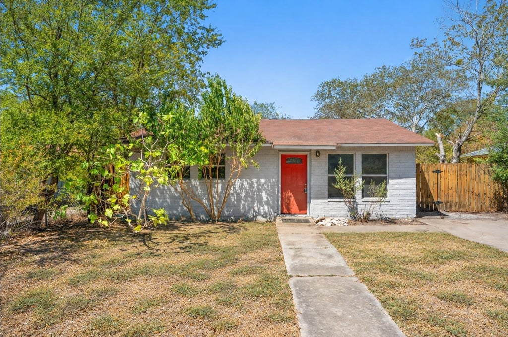 Photo of 1304 Lily TER, Austin, TX 78741 (MLS # 6708222)