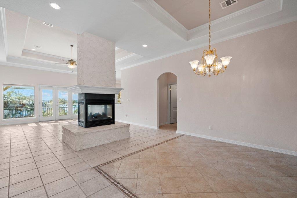 1925 GLENN DR DR
