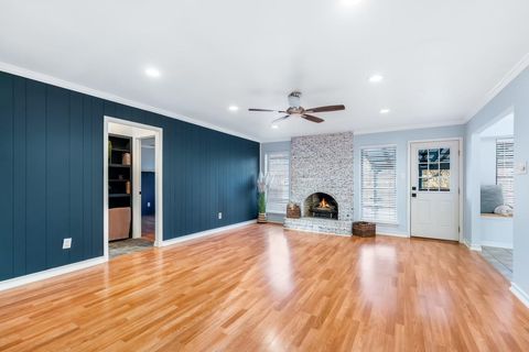 208 Woodmont DR Georgetown TX 78628