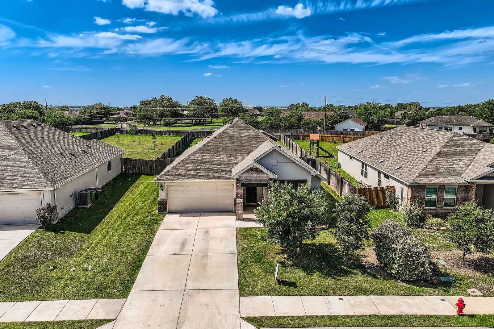 506 Hendelson LN