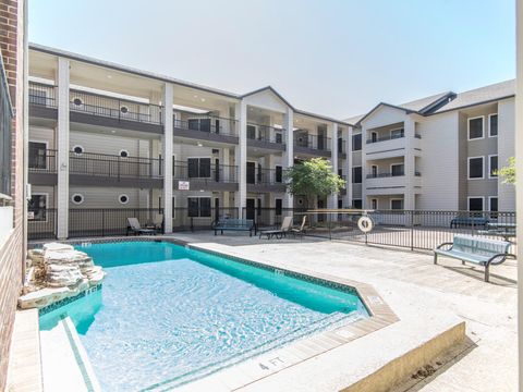 501 W 26th ST 117 Austin TX 78705